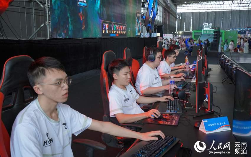 但通过强化 但通过强化